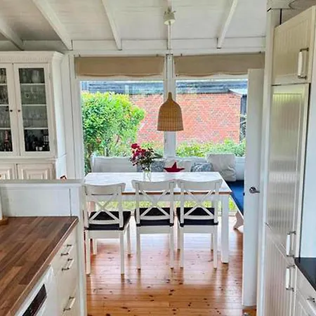 3 Bedroom Cozy In Olsted