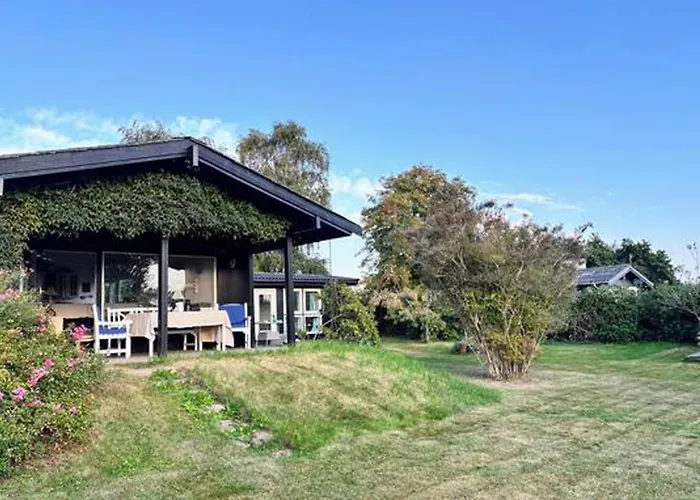 3 Bedroom Pet Friendly In *